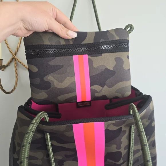 Haute Shore - Greyson Show-Off Neoprene Tote Bag - Picture 3 of 5